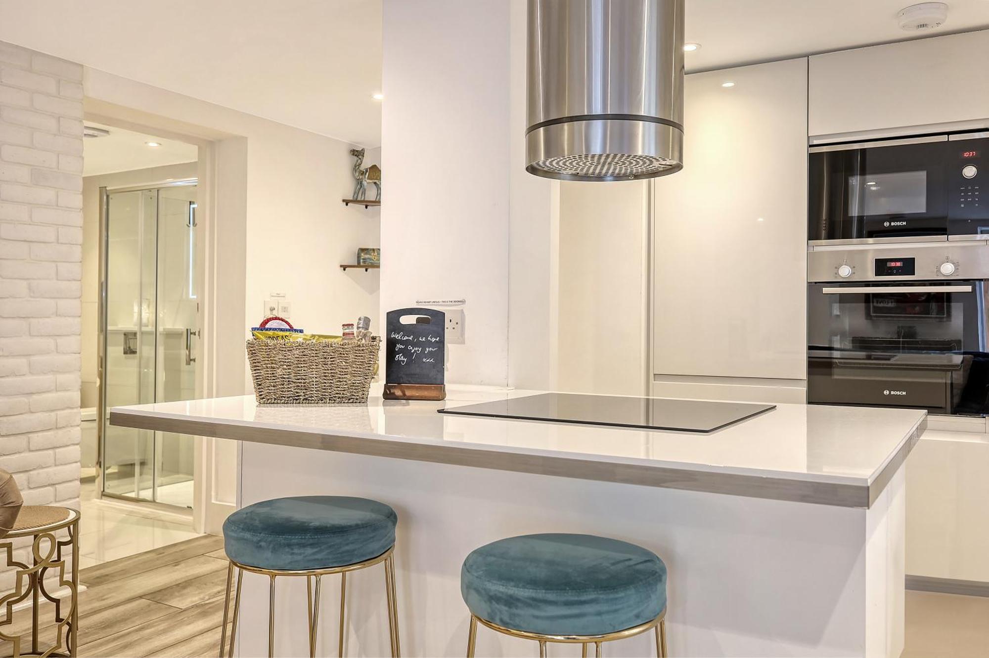 Luxury 2 Bedroom With Private Terrace & Parking - Wanstead, Escape In * Londres